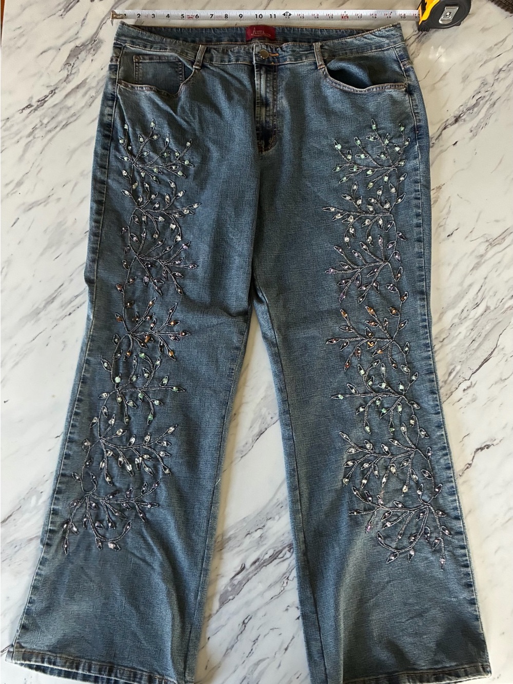Amazing Y2K vintage embroidered beaded crystals Women’s Jeans boho whimsy